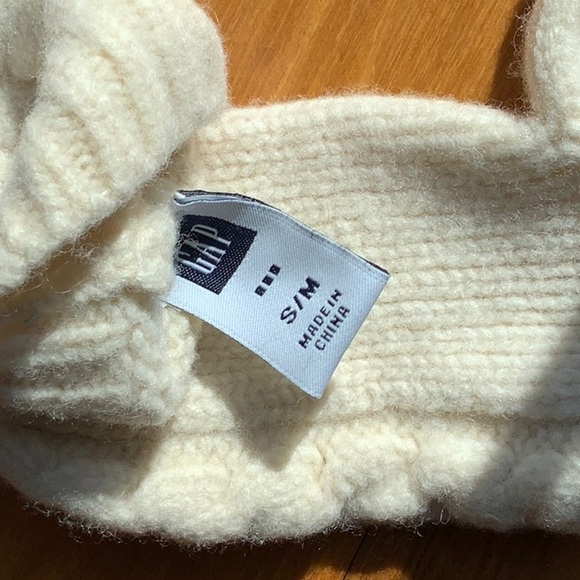 GAP Ivory Chunky Cable-Stitch Mittens lambs wool knit mittens - Picture 4 of 4